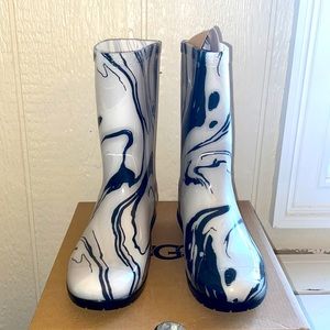 NWT rain boots